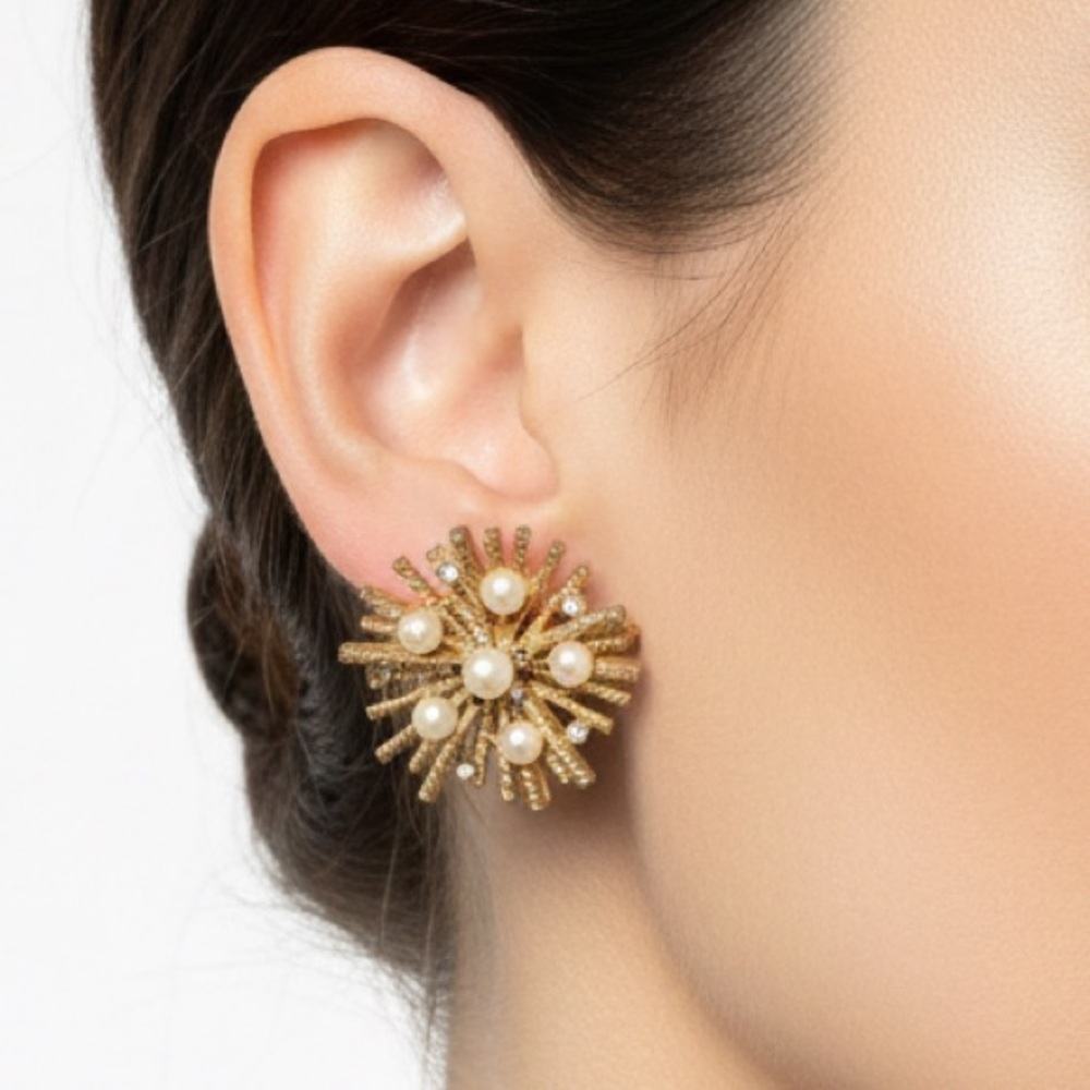 Vintage Trifari Gold and Pearl clip on Earrings